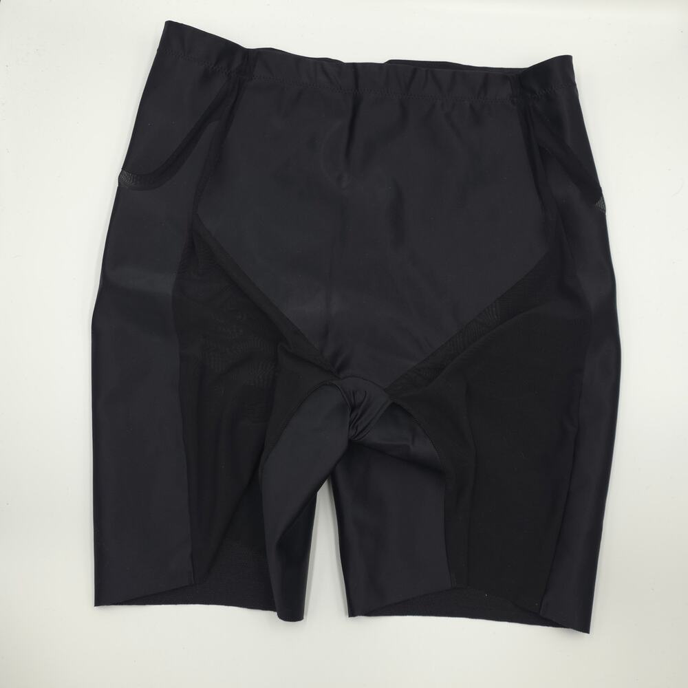 Spanx Mid Thigh Shaping Shorts in Black Size L